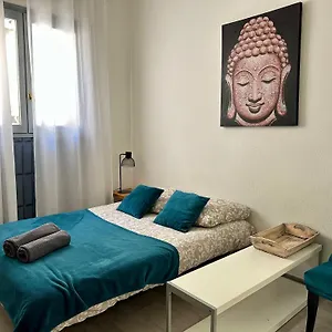 Appartement STUDIO Intra Muros au calme, LʼIsle-sur-la-Sorgue