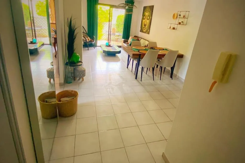 Apartmán Cocoon'Isle - Jardinet- Jacuzzi LʼIsle-sur-la-Sorgue Francie